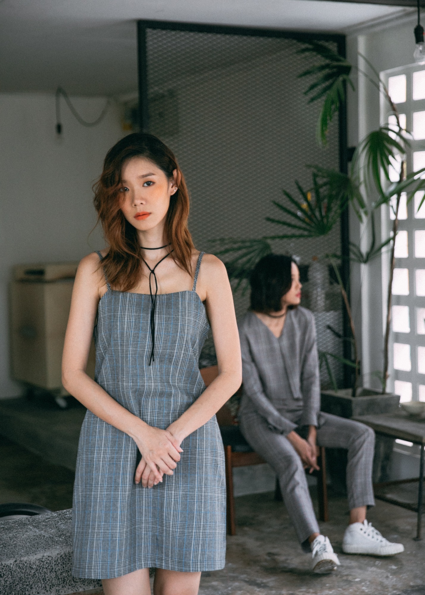 AYNIRISM Warm grey plaid crop top v neck and warm grey plaid pants and cool grey plaid cami dress เดรสสายเดี่ยวลายสก็อต เทาเข้ม เสื้อครอปลายสก็อต เทาอ่อน และ กางเกงเอวสูงลายสก็อต เทาอ่อน