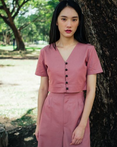 AYNIRISM Rose pink cotton linen button front crop top with Rose pink cotton linen wide crop pants เสื้อครอปคอตตอนลินินกระดุมหน้า สีชมพู และ กางเกงขากว้างคอตตอนลินิน สีชมพู