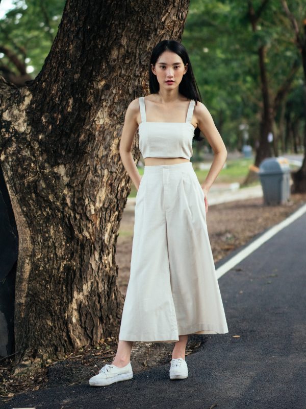 AYNIRISM Ivory cotton linen cami crop top with Ivory cotton linen wide crop pants เสื้อครอปสายเดี่ยวคอตตอนลินิน สีขาวงา และ กางเกงขากว้างคอตตอนลินิน สีขาวงา